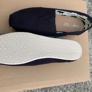 Toms brand new